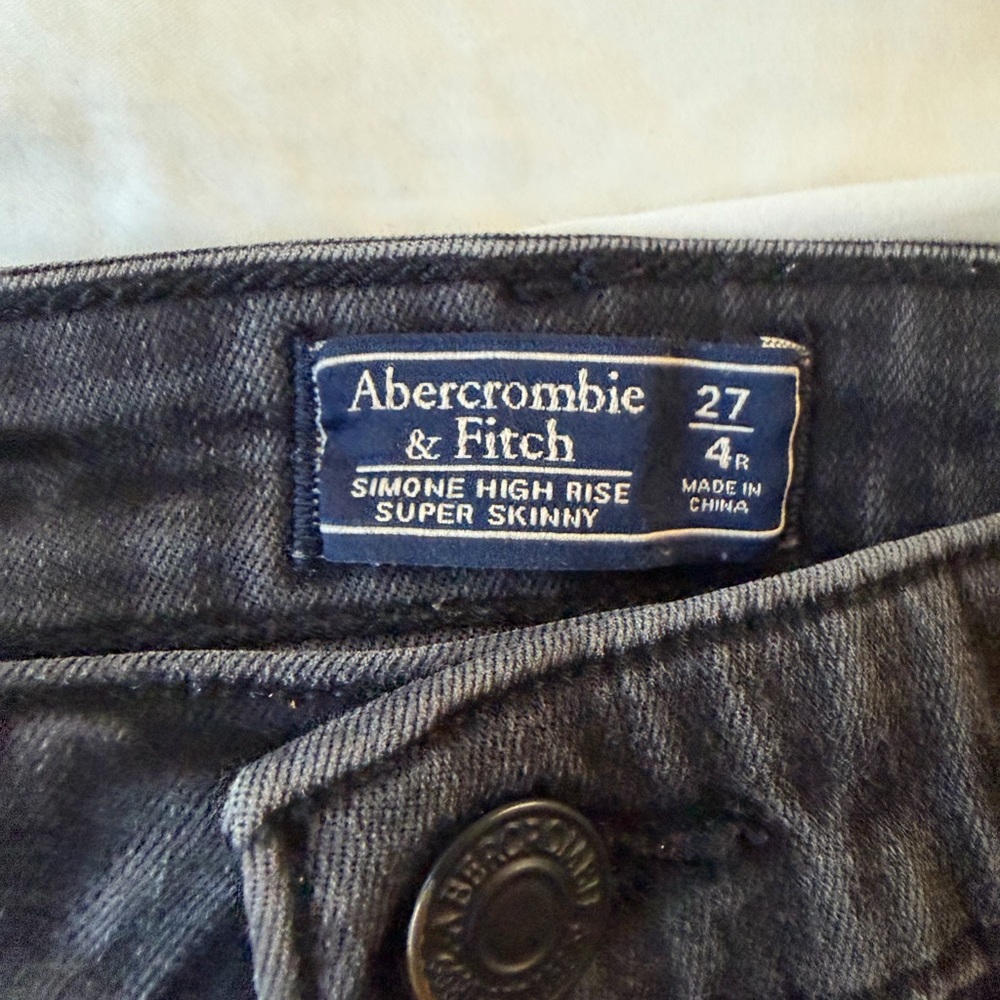 ABERCROMBIE Dark Gray Skinny Jeans